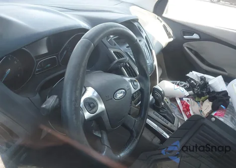 2012 Ford Focus Sel z USA, uszkodzony, nr VIN 1FAHP3M24CL105774